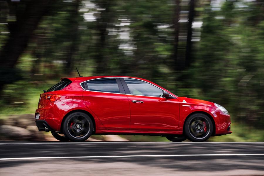  Alfa Romeo Giulietta Quadrifoglio Verde (940) 2015 года  (AU) (фото 16 из 24)